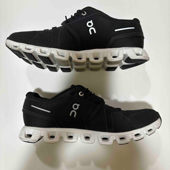 ON CLOUD 5 SHOES - Women's - Black/White - Size 8 - Picture 4 of 12